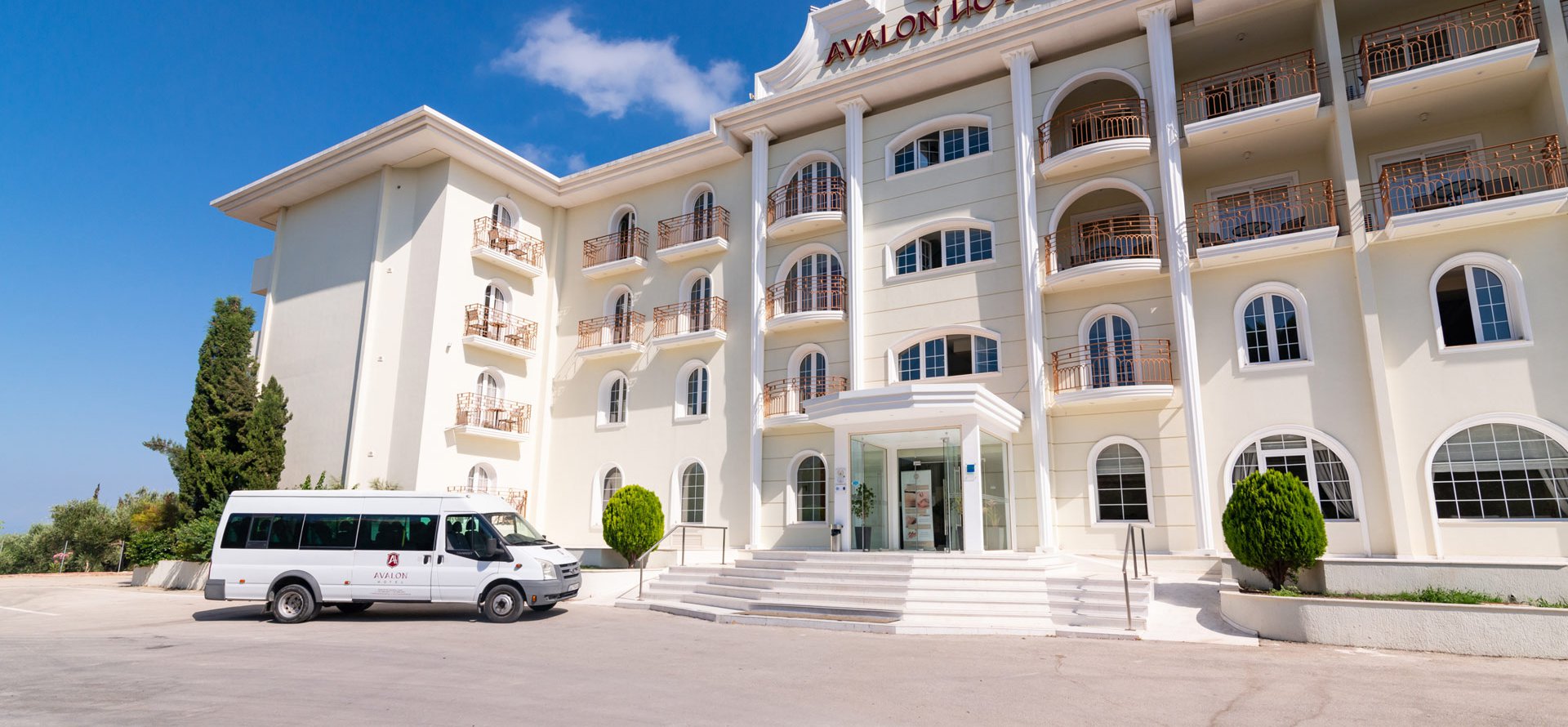 The entrance of Avalon Palace Hotel